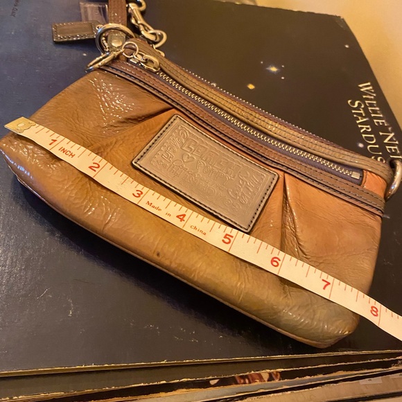 💜 Coach poppy wrislet with 2 hang tags 🏷️ 🏷️ 💜 - Picture 14 of 15